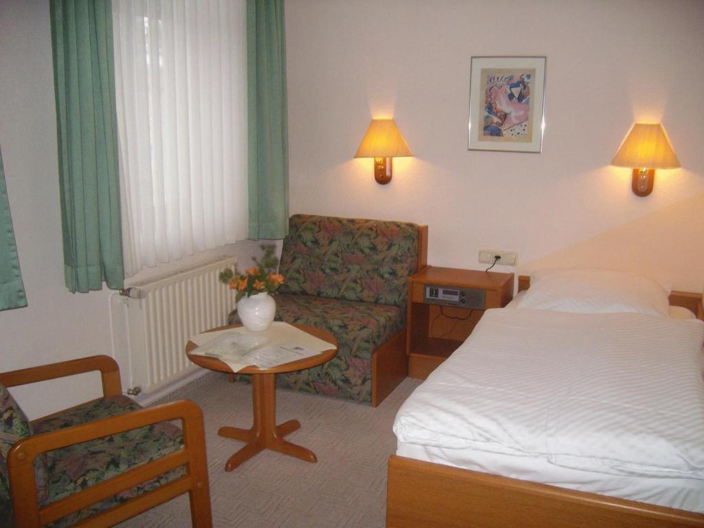 Hotel Am Bahnhof Stendal Room photo